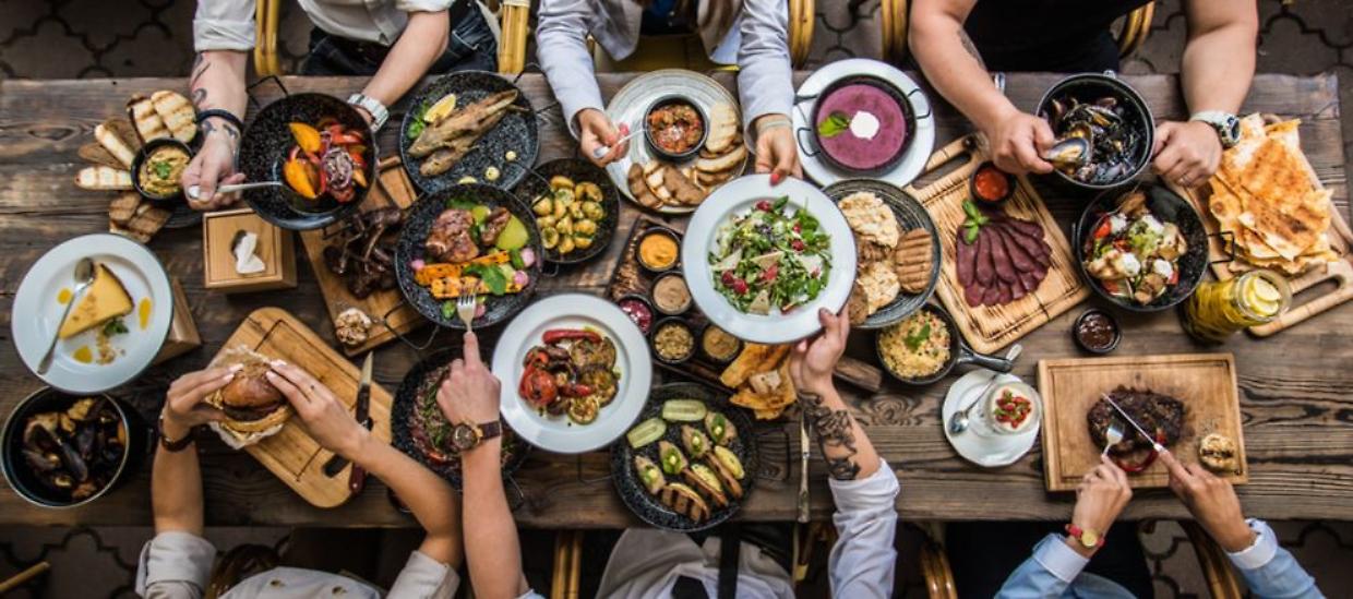 Pasqua 2025 al ristorante: boom di prenotazioni e spesa da 400 milioni di euro