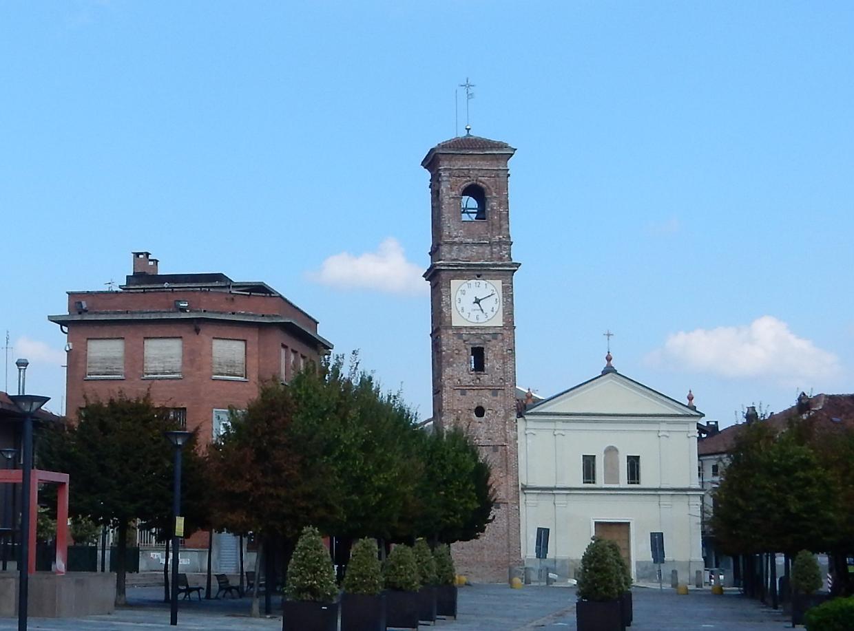 Una partita di calciobalilla finisce a botte: rissa in piazza a Leinì