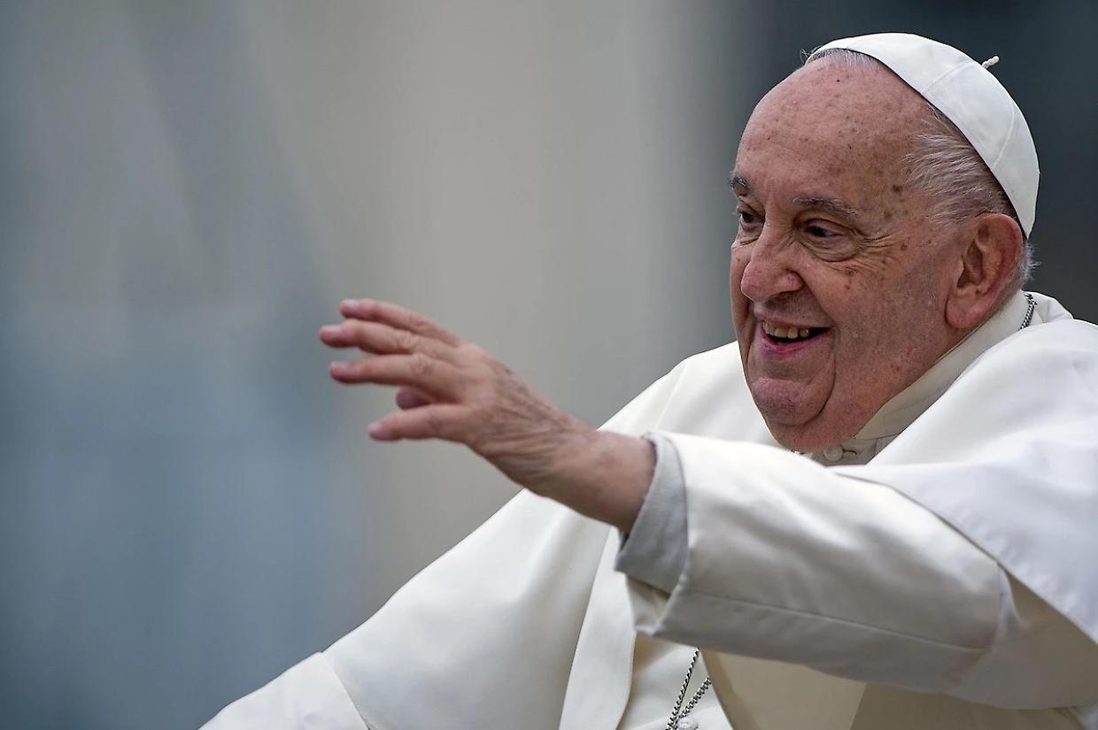Papa Francesco, il primo Pontefice social: dai tweet al cuore del mondo