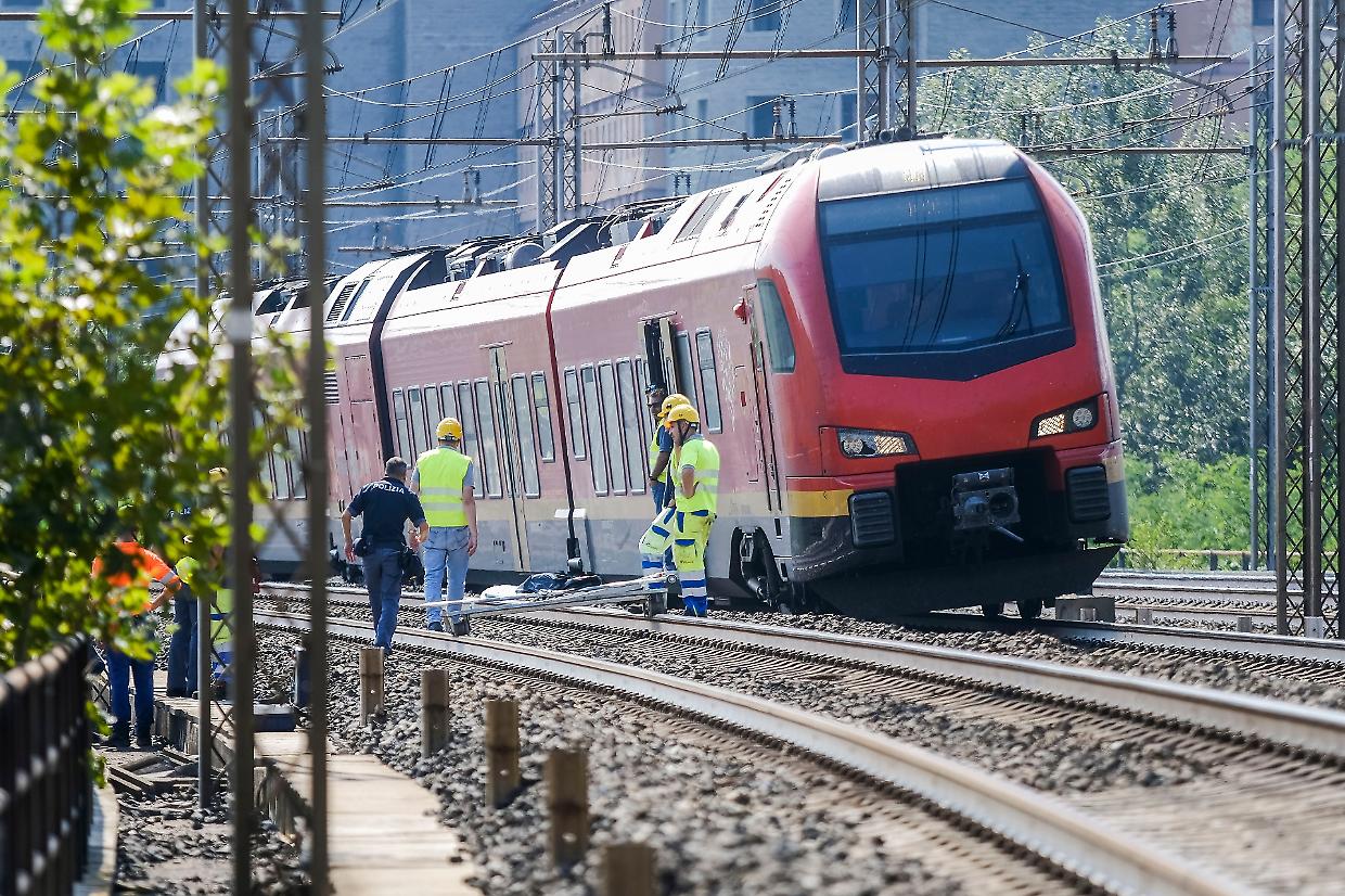 Morto sotto un treno, sospesa la circolazione ferroviaria fra Trofarello e Carmagnola