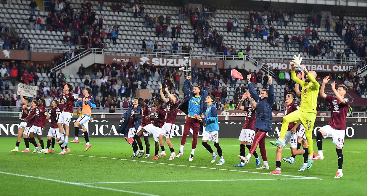Il Torino festeggia dopo aver battuto l'Udinese per 2-0