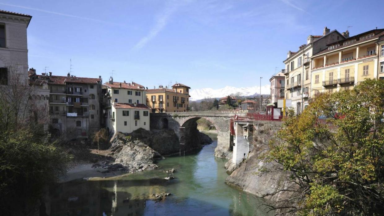 Cantiere Smat a Ivrea: traffico in tilt e disagi per i cittadini