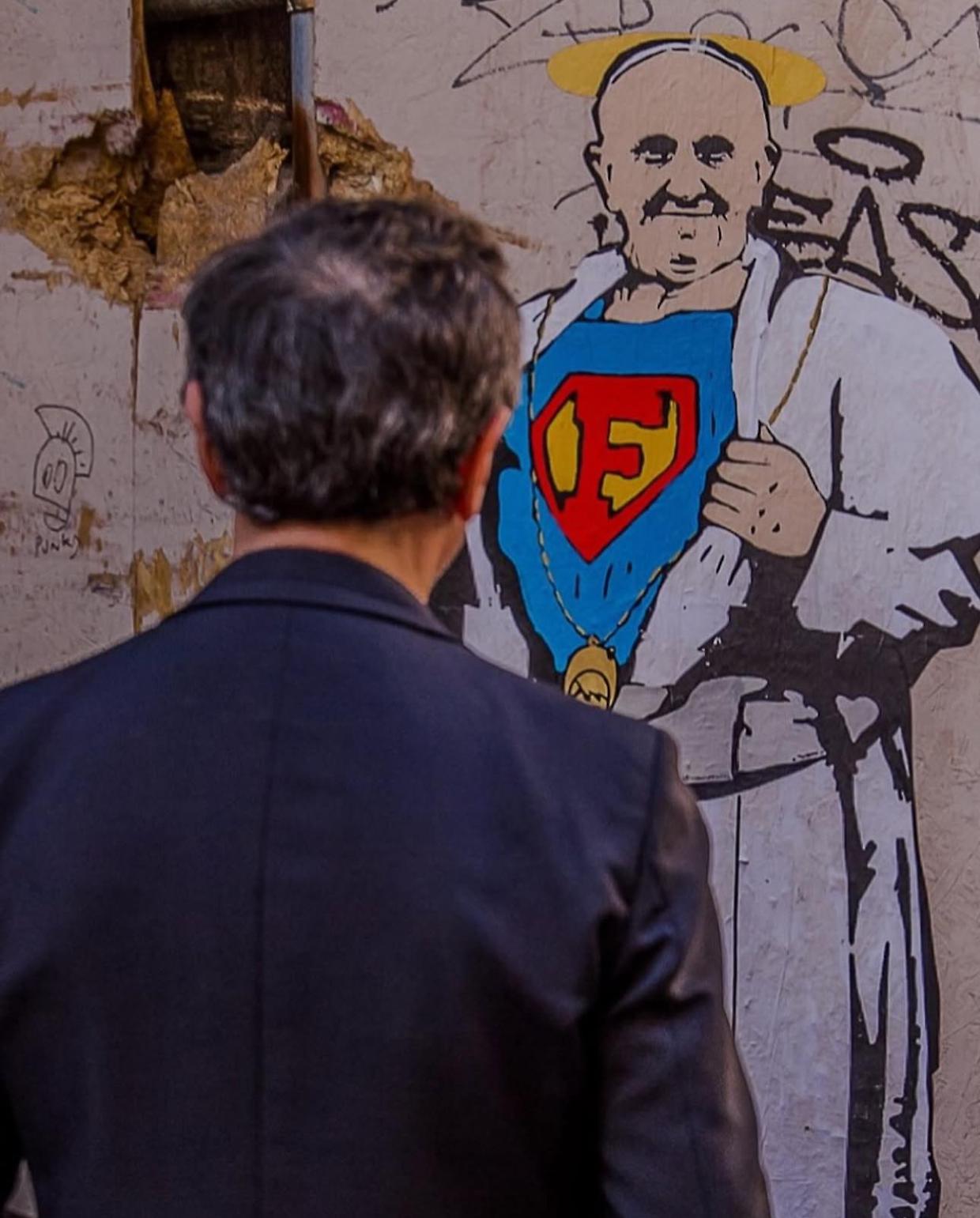 Tvboy e i suoi murales sul Papa: "Sono addolorato per la morte di Papa Francesco"