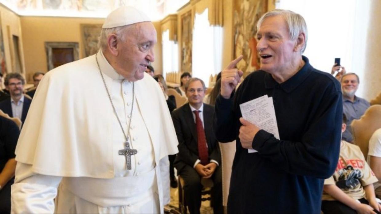 «Quel caffè al mio amico Papa. Il Conclave segua la sua via» 