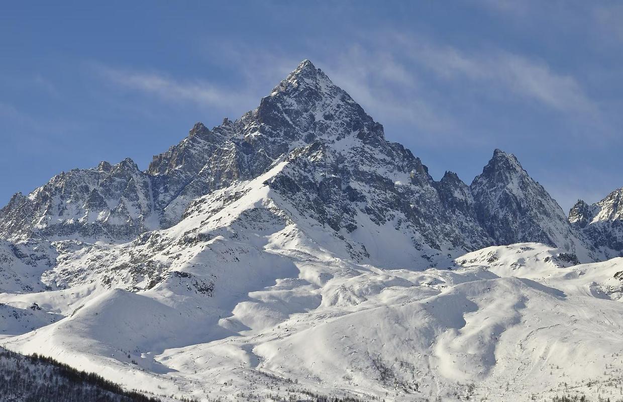 Scialpinista perde la vita sul Monviso
