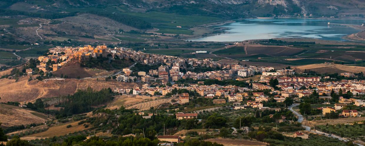 Sambuca di Sicilia, il borgo delle case a 3 euro