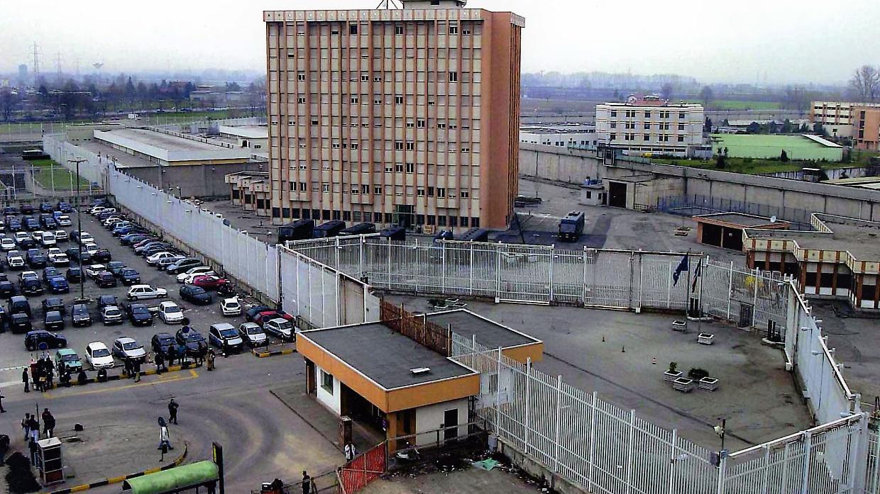 Due telefonini scoperti in carcere a Torino