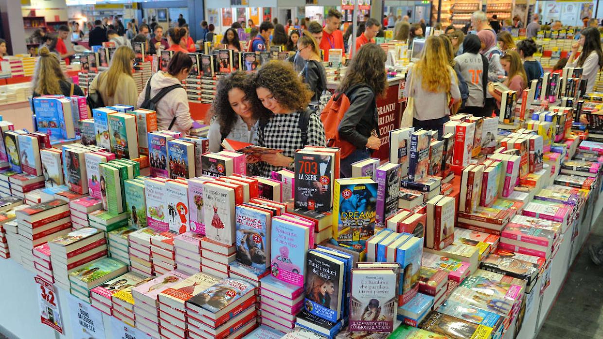 Salone del Libro, 3.000 voucher per i giovani: buoni da 10 euro per acquistare libri