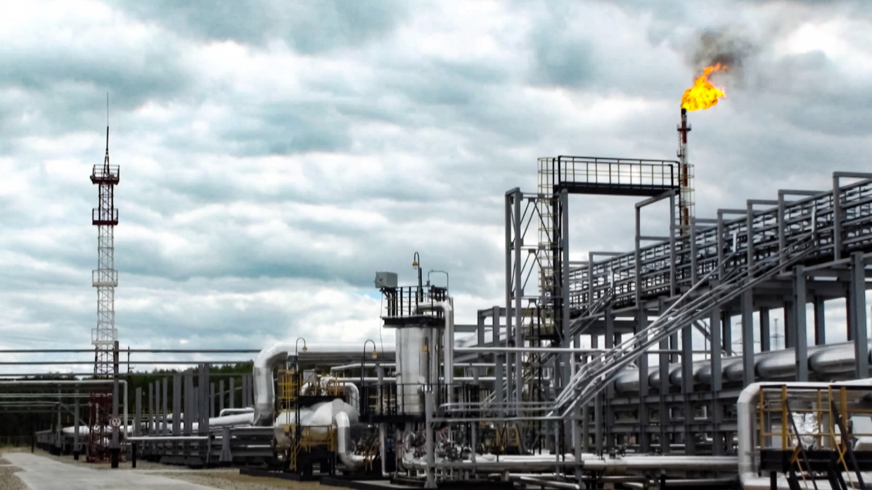 OPEC+ aumenta la produzione per giugno, prezzi del petrolio crollano in Asia