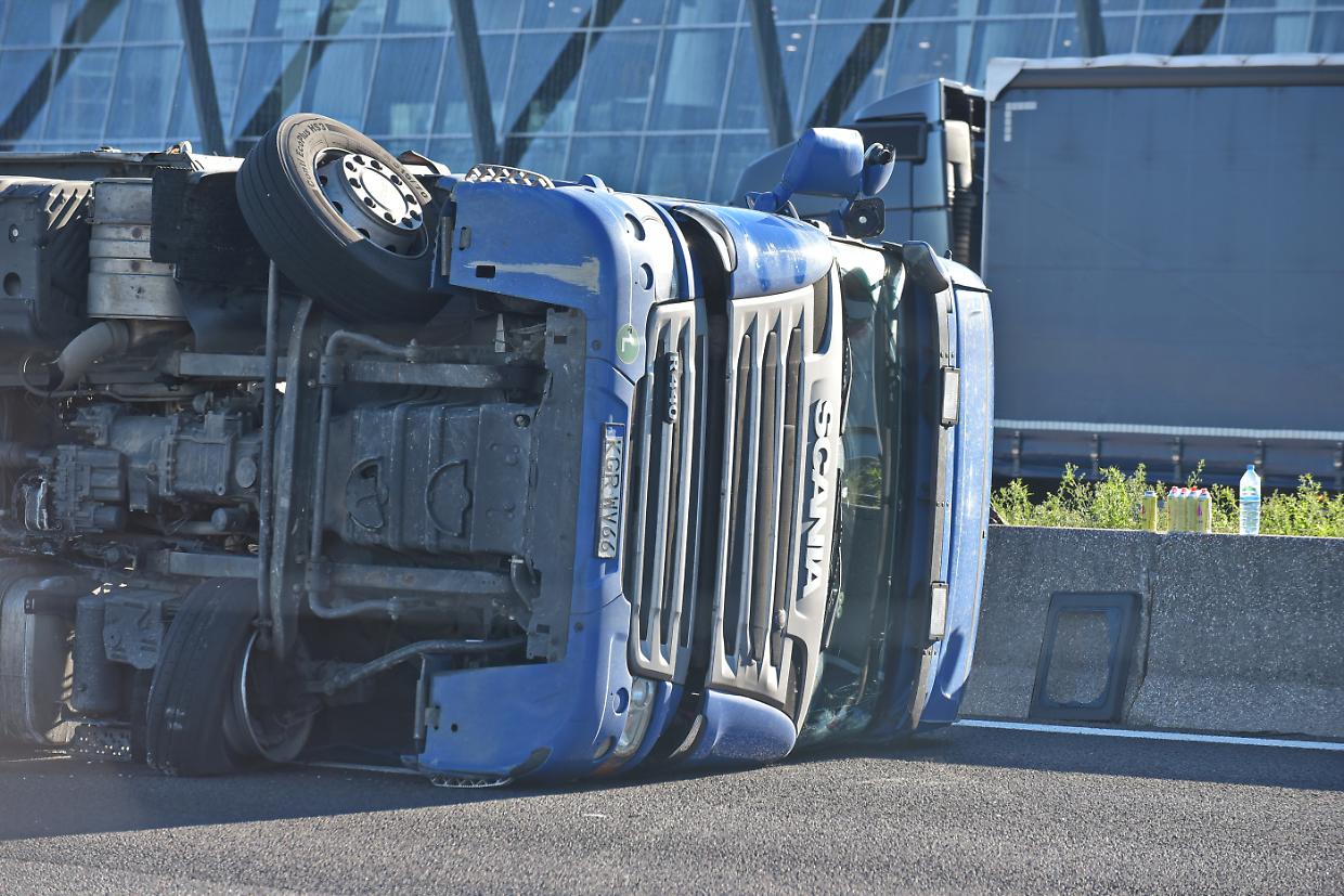 Incidente sul raccordo anulare, un tir coinvolto