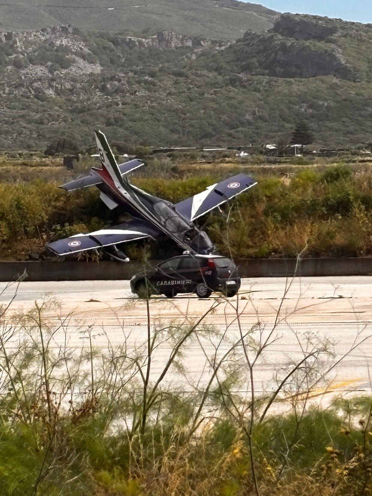 Paura nei cieli di Pantelleria: scontro tra due Frecce Tricolore