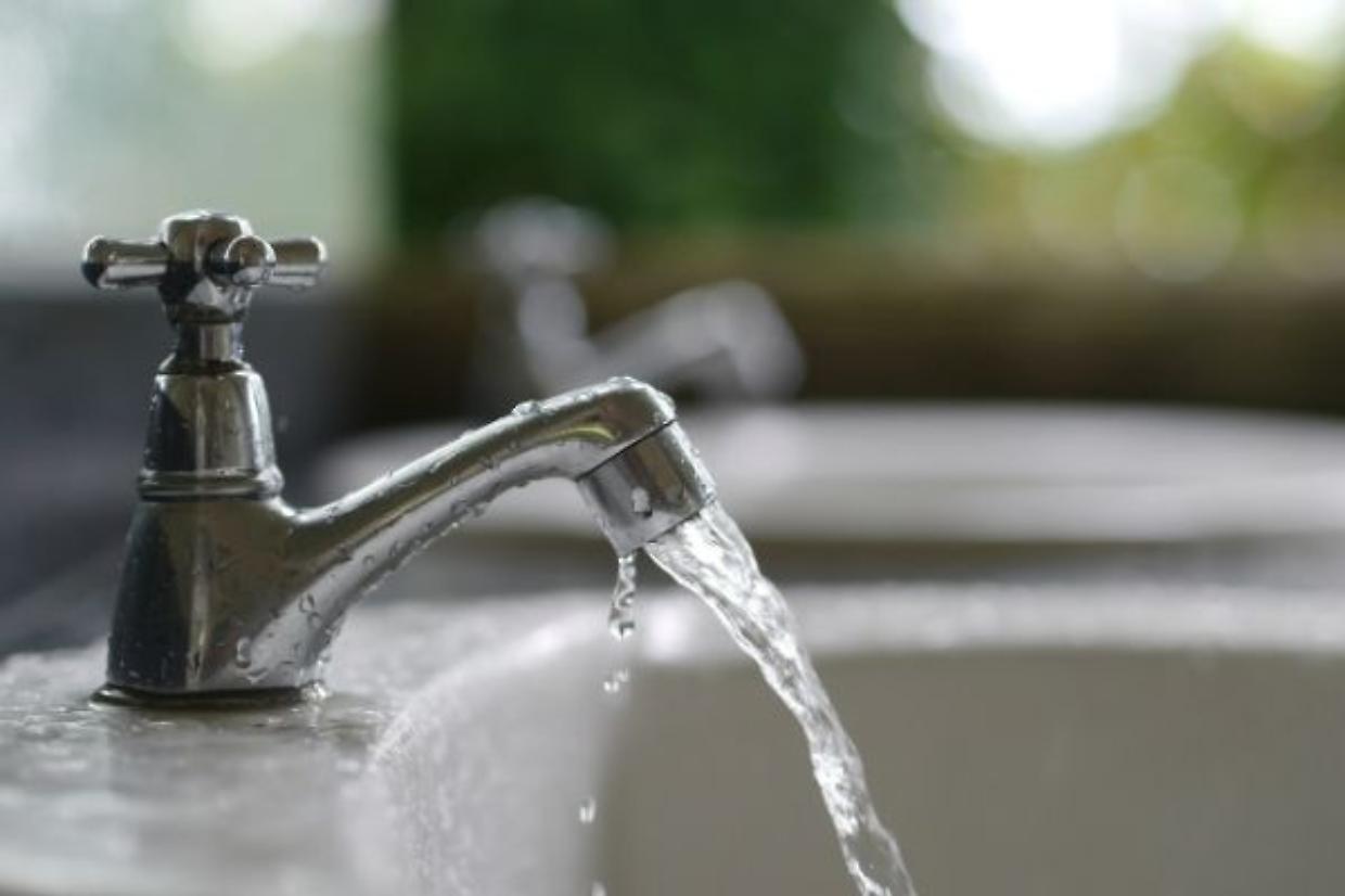 Acqua non potabile alla scuola Mazzucchelli di Chivasso: un problema da risolvere con urgenza