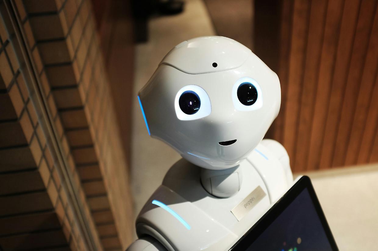 Coach, motivatore, adulatore: il tuo nuovo chatbot ti ama. Troppo.