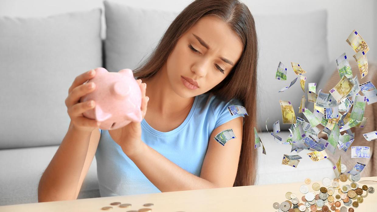 Quanti soldi mettere da parte ogni mese? La cifra giusta secondo gli esperti