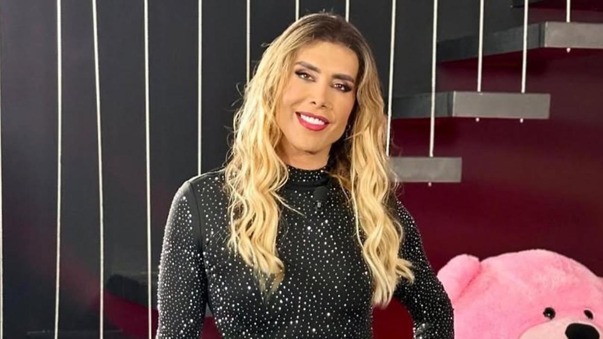 Genny Urtis: "Mi sono rifatta il seno, ma il cambio di sesso non sono ancora pronta a farlo"