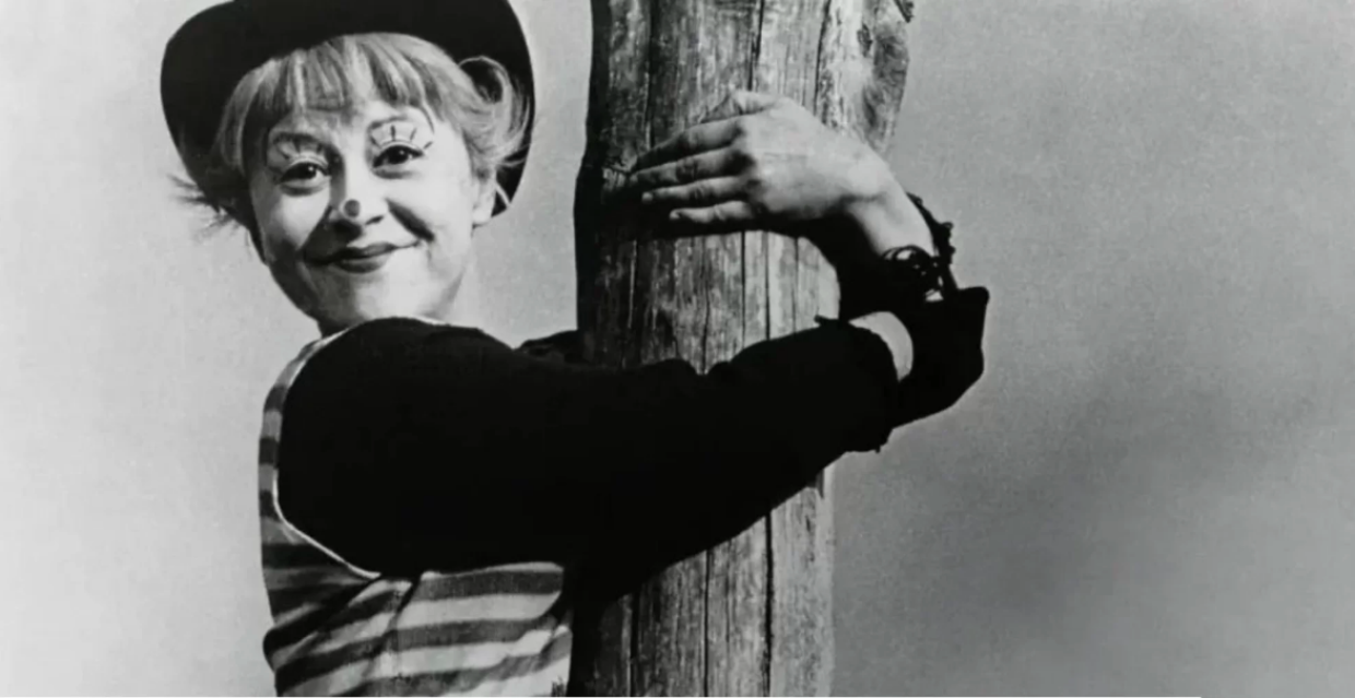 Il ritorno di Fellini: "La Strada" illumina il cineforum del Real Collegio