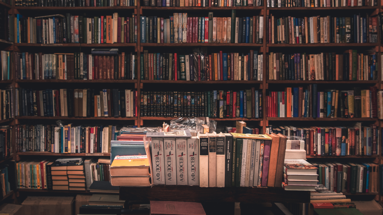 Tre libri rari che valgono migliaia di euro che potrebbero nascondersi nella tua libreria di casa