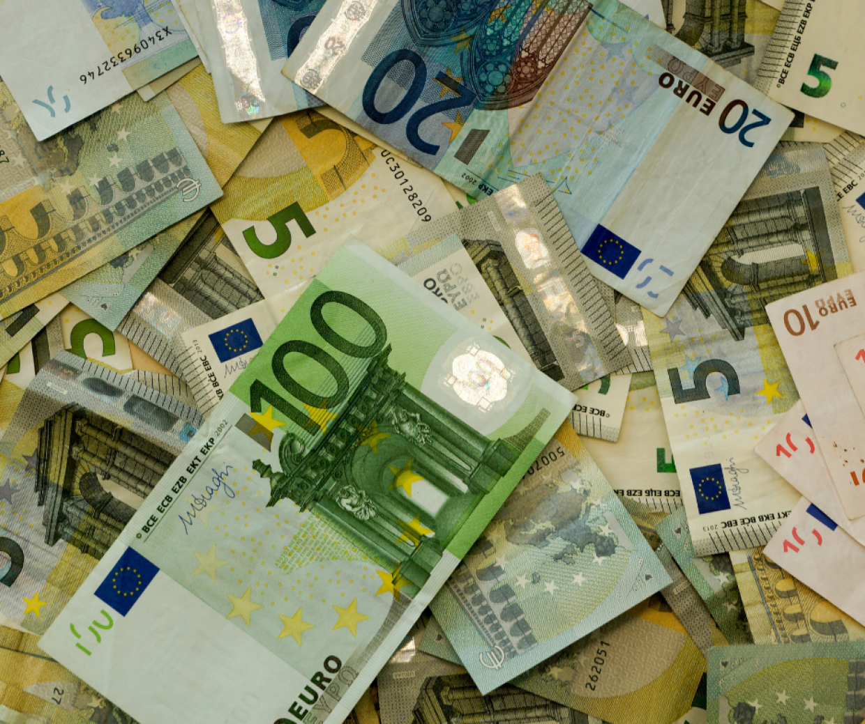 Bonus e sussidi d’autunno: in arrivo 2,1 miliardi per famiglie e studenti
