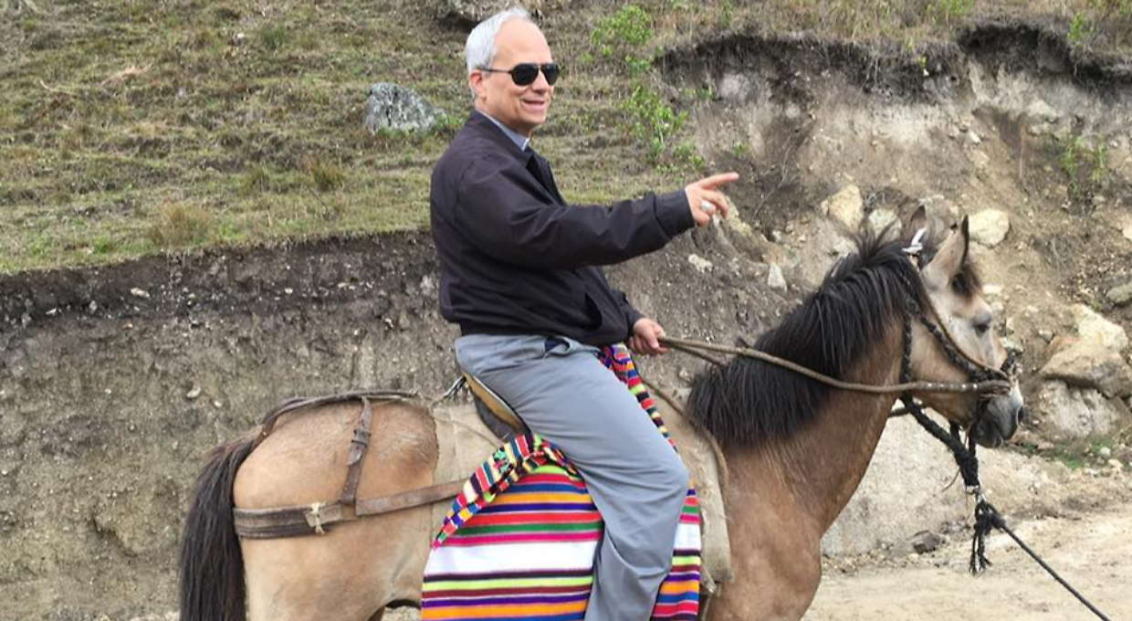 Papa Leone XIV e i social, spuntano le foto inedite