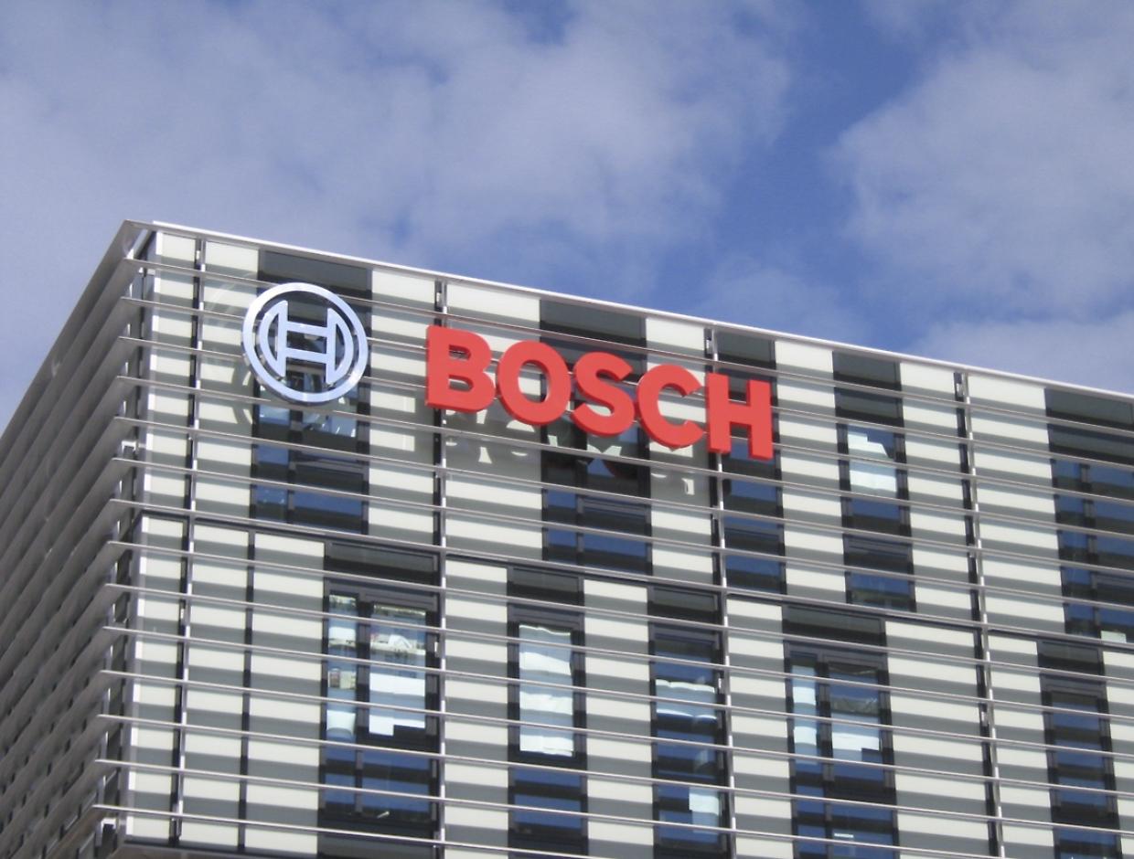 Bosch rallenta nel 2024: utili in calo e tagli al personale, ma il futuro promette bene