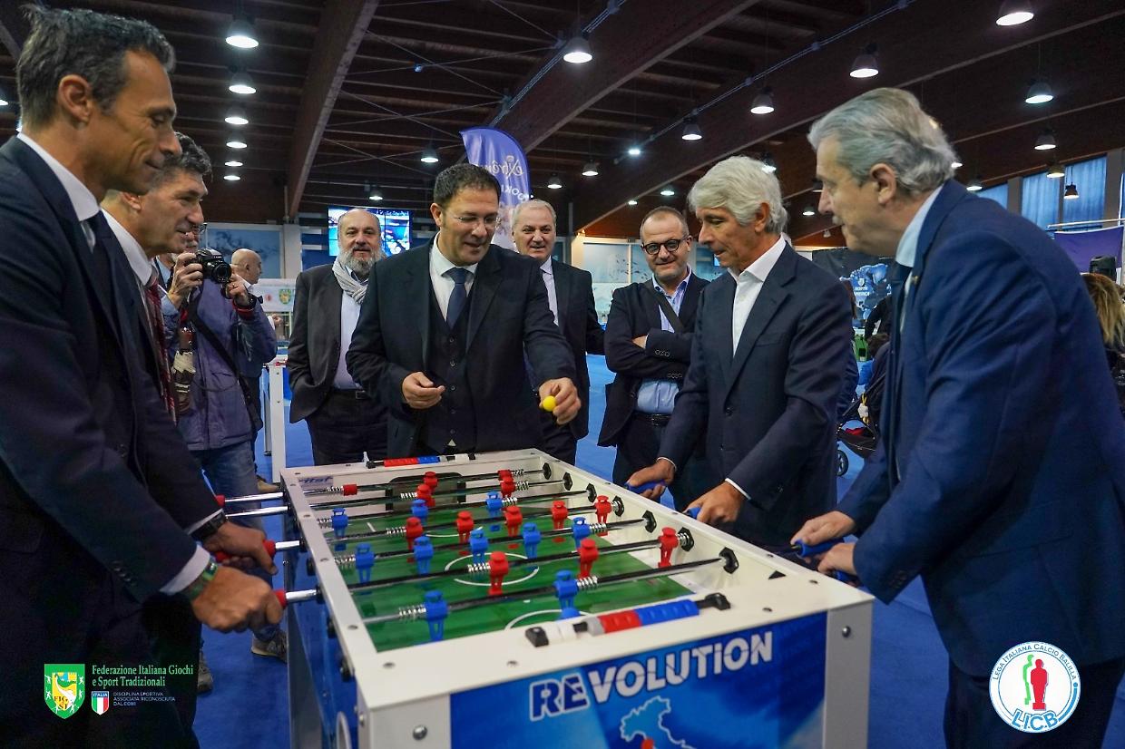Carmagnola si trasforma nella capitale del calcio balilla