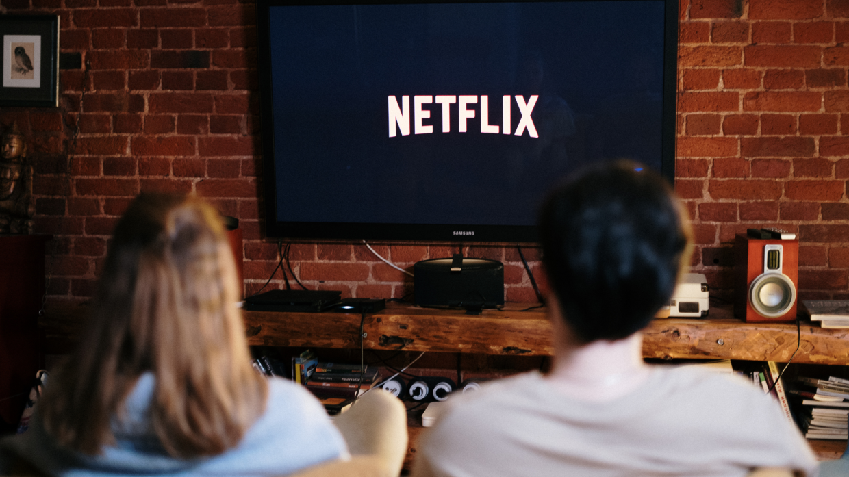 Netflix cambia pelle: arriva la nuova home con IA e feed in stile TikTok