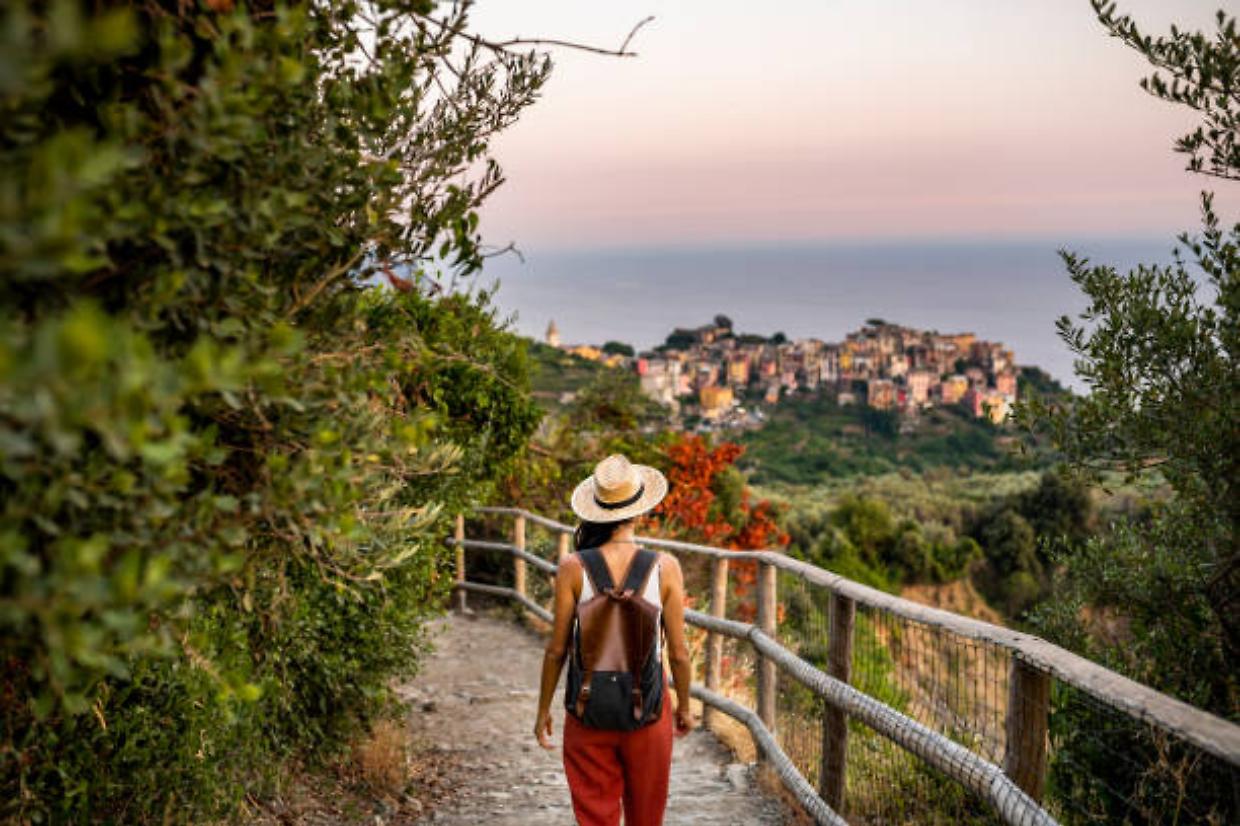 Alla scoperta dei cammini d'Italia a piedi: un viaggio lento tra storia, natura e cultura
