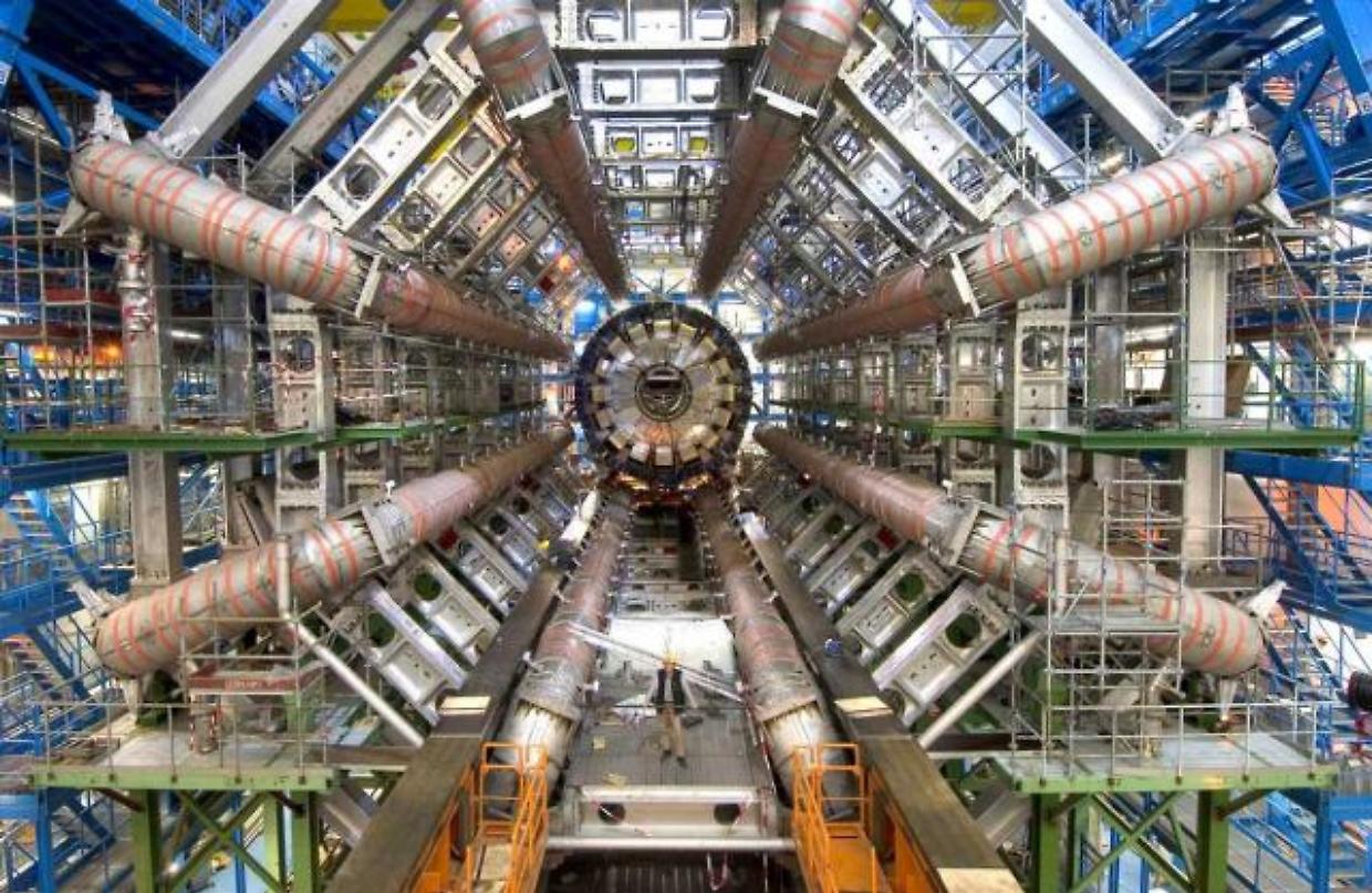 Il CERN trasforma il piombo in oro: realizzato il sogno millenario degli alchimisti