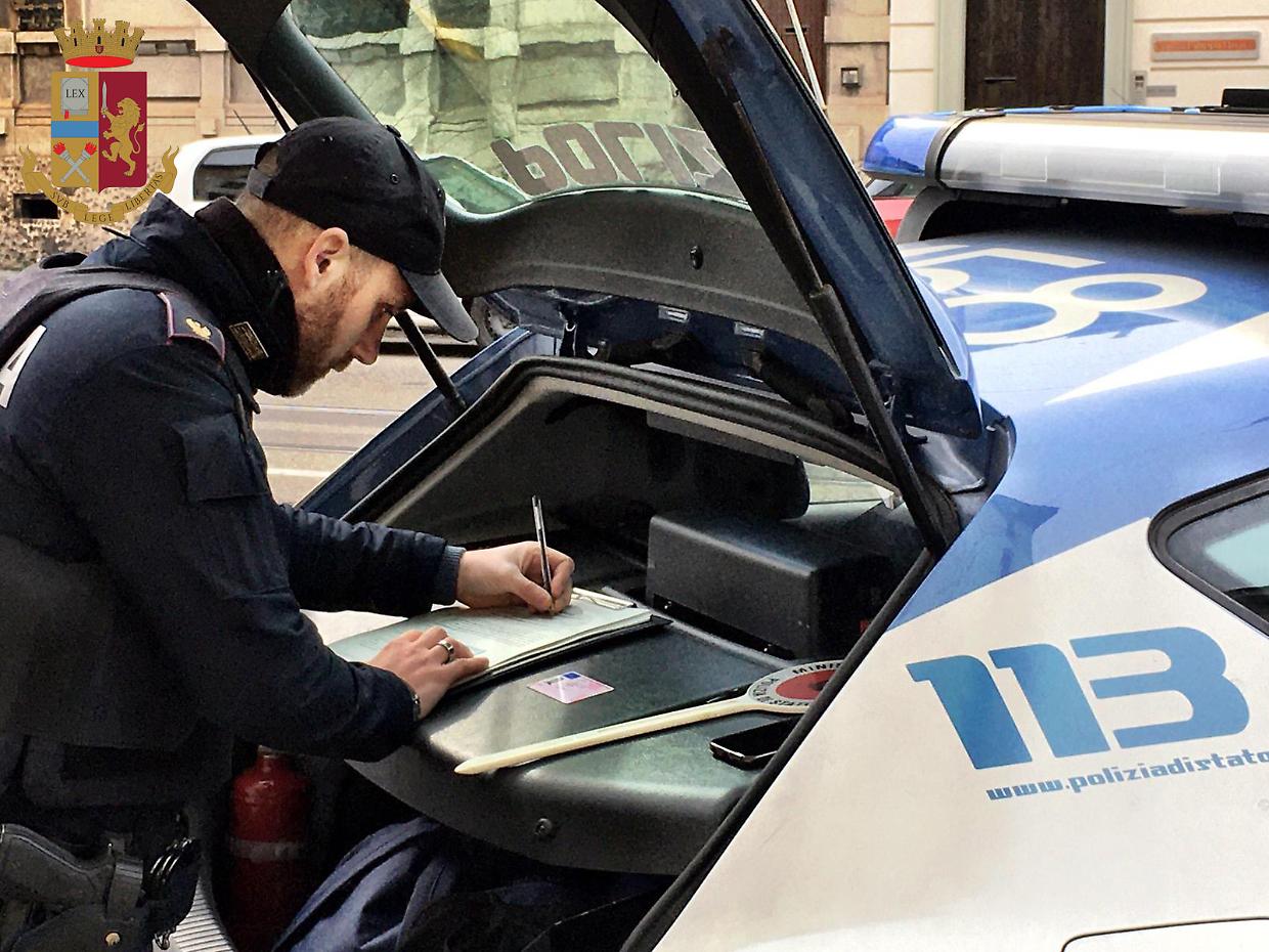 Asti: controlli in Corso Alfieri, sanzionato un negozio per oltre 8000 euro per irregolarità e cibo scaduto