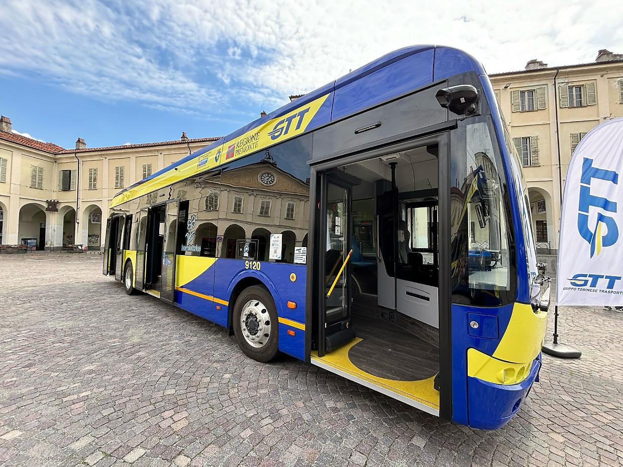 Ivrea, entrano in servizio i primi autobus Gtt elettrici