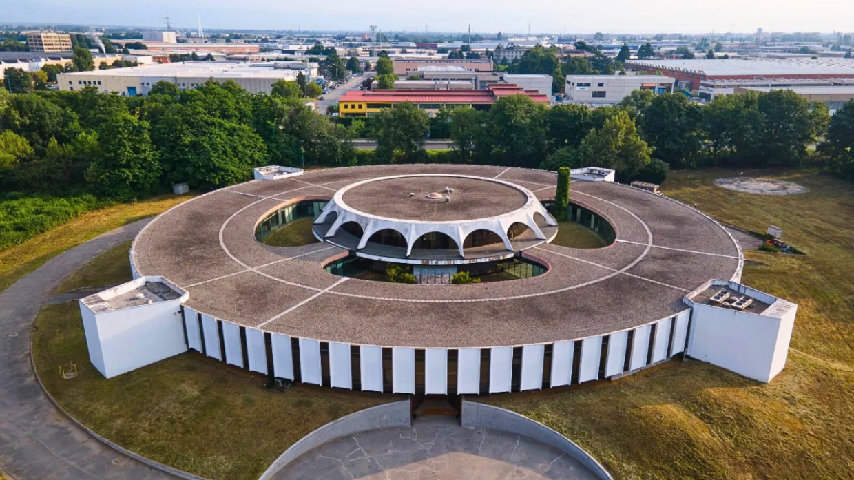 A trainare l'economia piemontese &egrave; soprattutto l'aerospace (nella foto, lo SpacePark di Argotec a San Mauro)