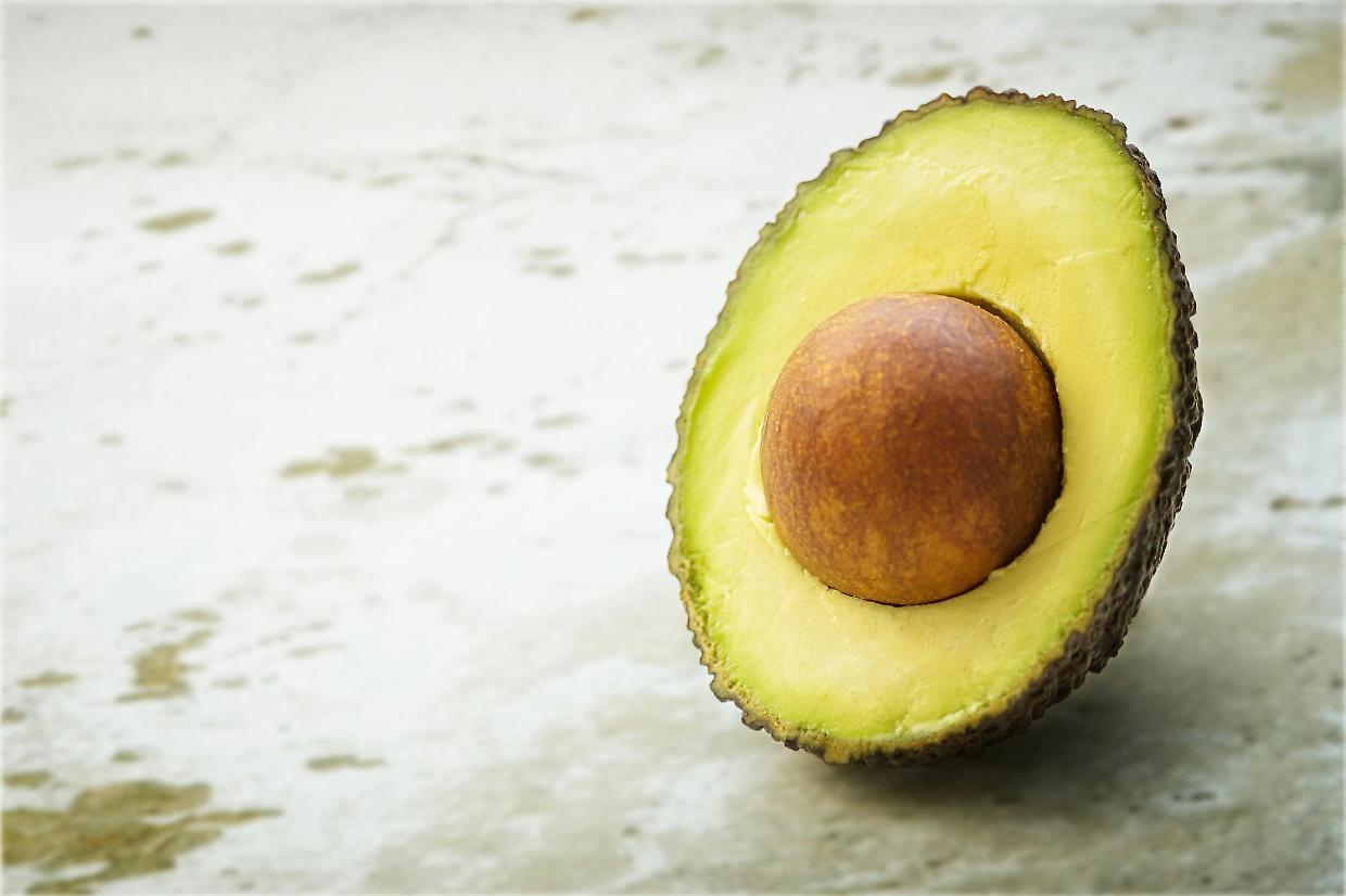 Come riconoscere un avocado maturo o andato a male: segreti per un acquisto perfetto
