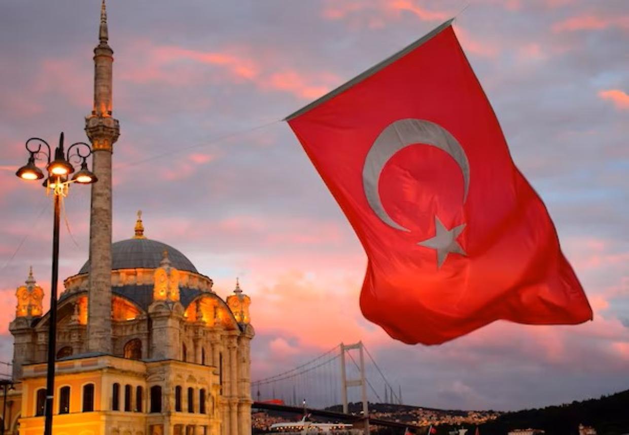 Colpo di scena in Turchia: il Pkk si scioglie e dice addio alla lotta armata
