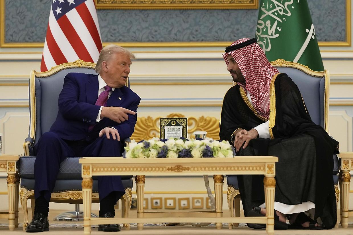 Trump sigla maxi-intesa con l’Arabia Saudita: 142 miliardi in armi