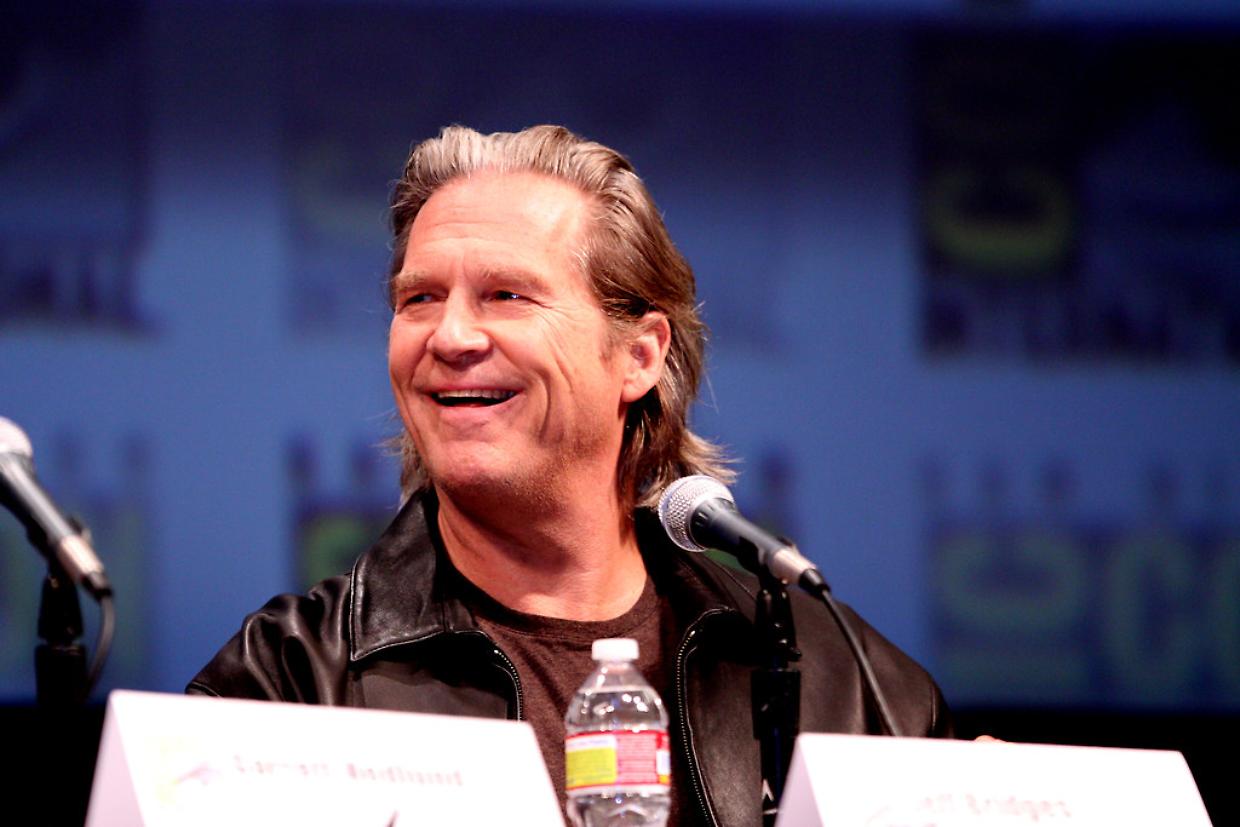 Jeff Bridges si racconta: la sfida contro il linfoma, il long Covid e la vita a 75 anni