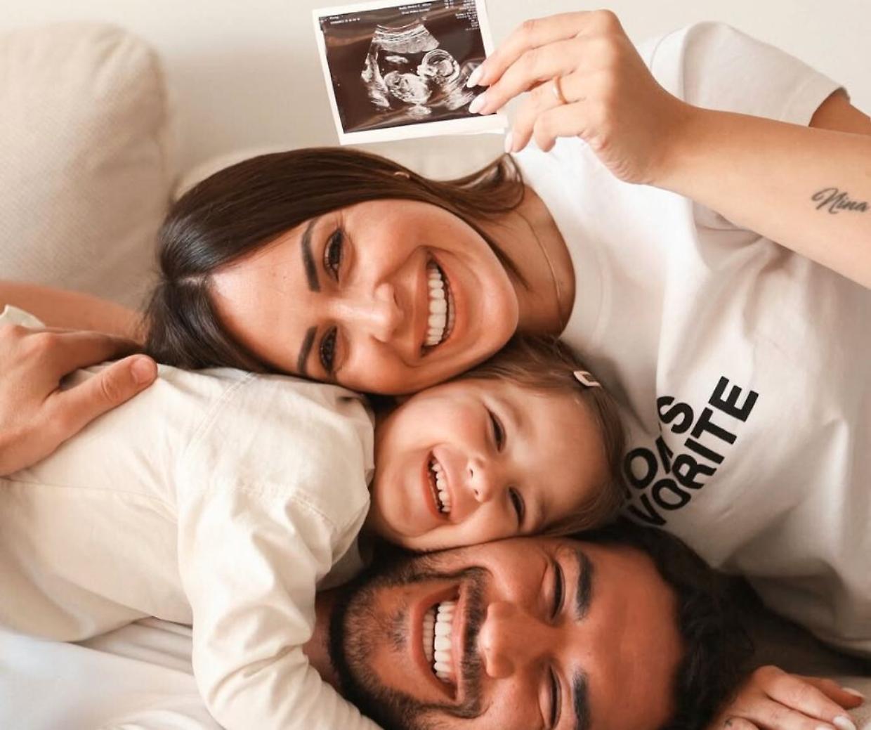Claudia Dionigi incinta del secondo figlio: "Non è stato tutto rose e fiori, ma ora è gioia"