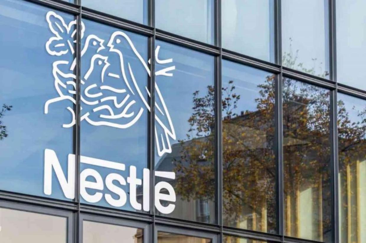 Coloranti sintetici, svolta nell’industria USA: Nestlé e altri big li eliminano entro il 2026