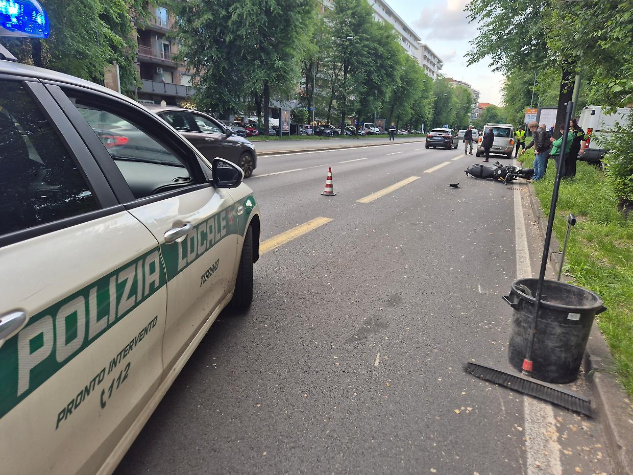La polizia locale sul luogo dell'incidente 