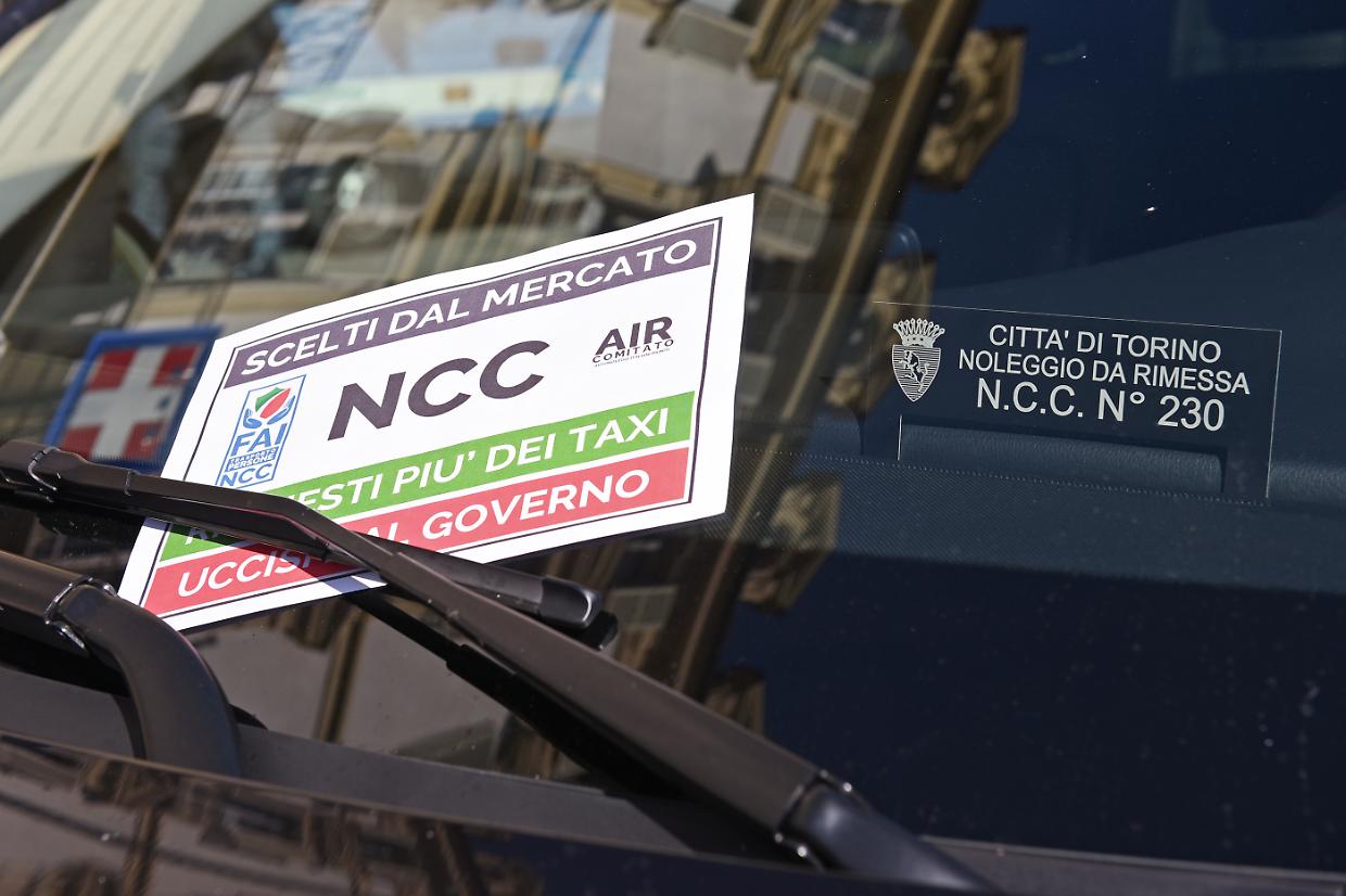 Noleggio auto, evitare le truffe grazie a una guida sicura: ecco come
