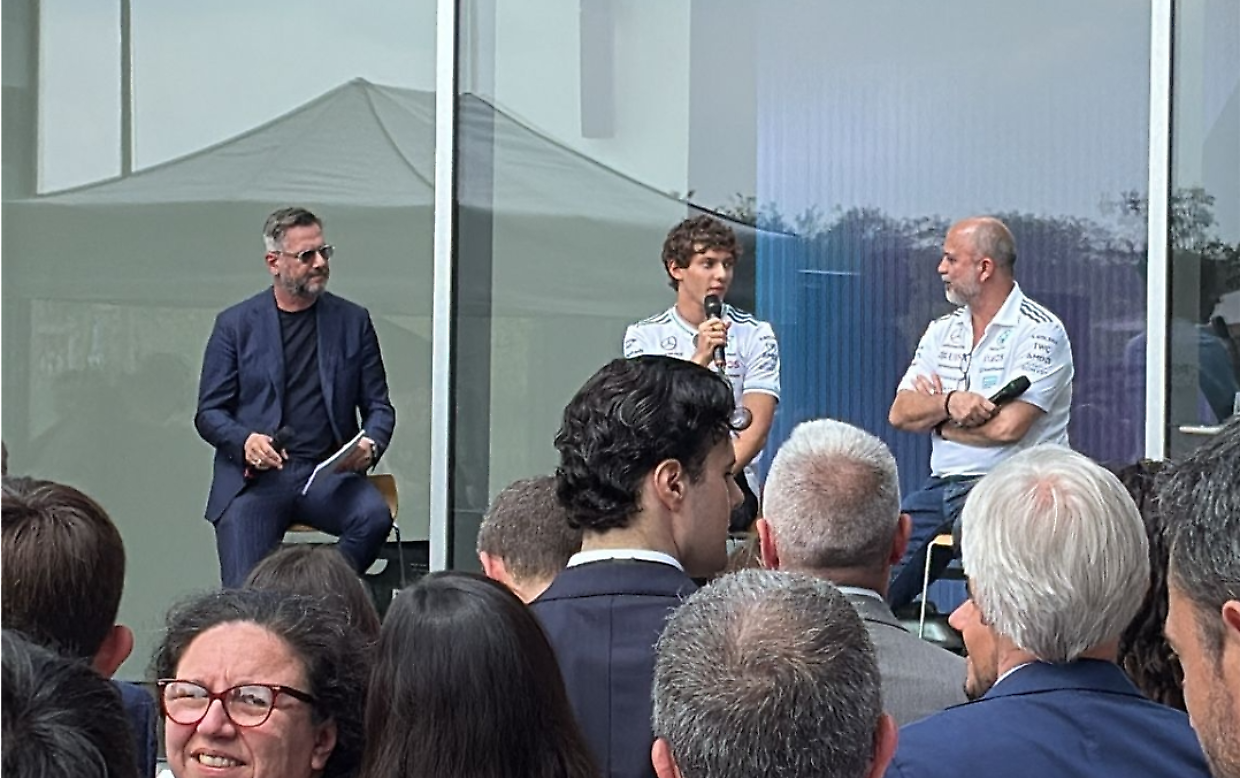 F1, Kimi Antonelli in visita alla Petronas di Santena: ecco perché...