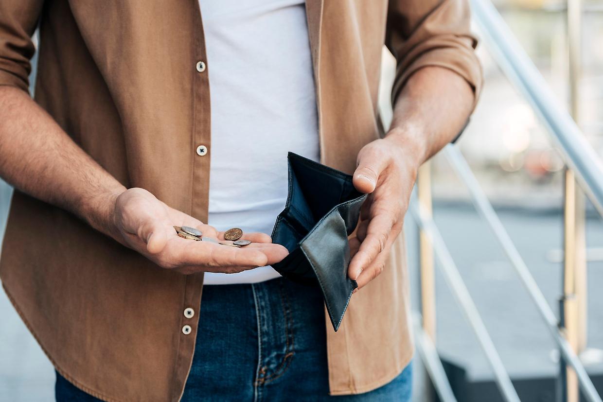 In Italia, quasi la metà degli under 30 guadagna meno di 1.000 euro al mese
