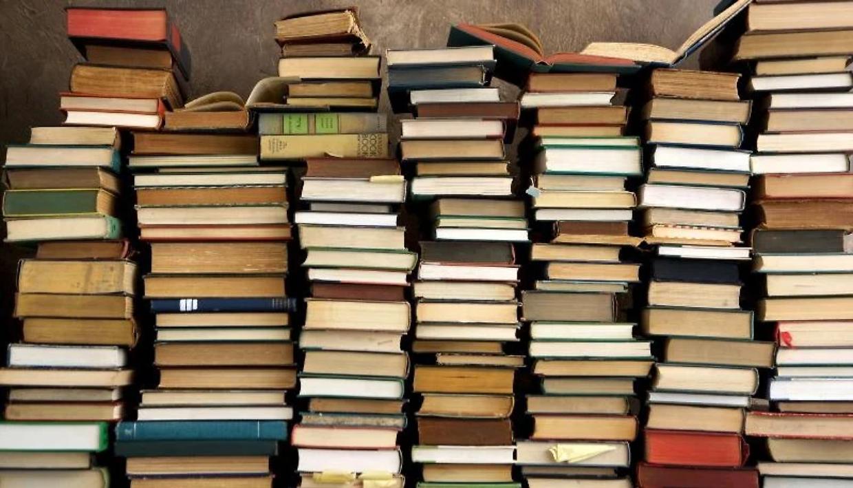 I libri più venduti in Italia nei primi mesi del 2025: tra conferme e cali nelle vendite