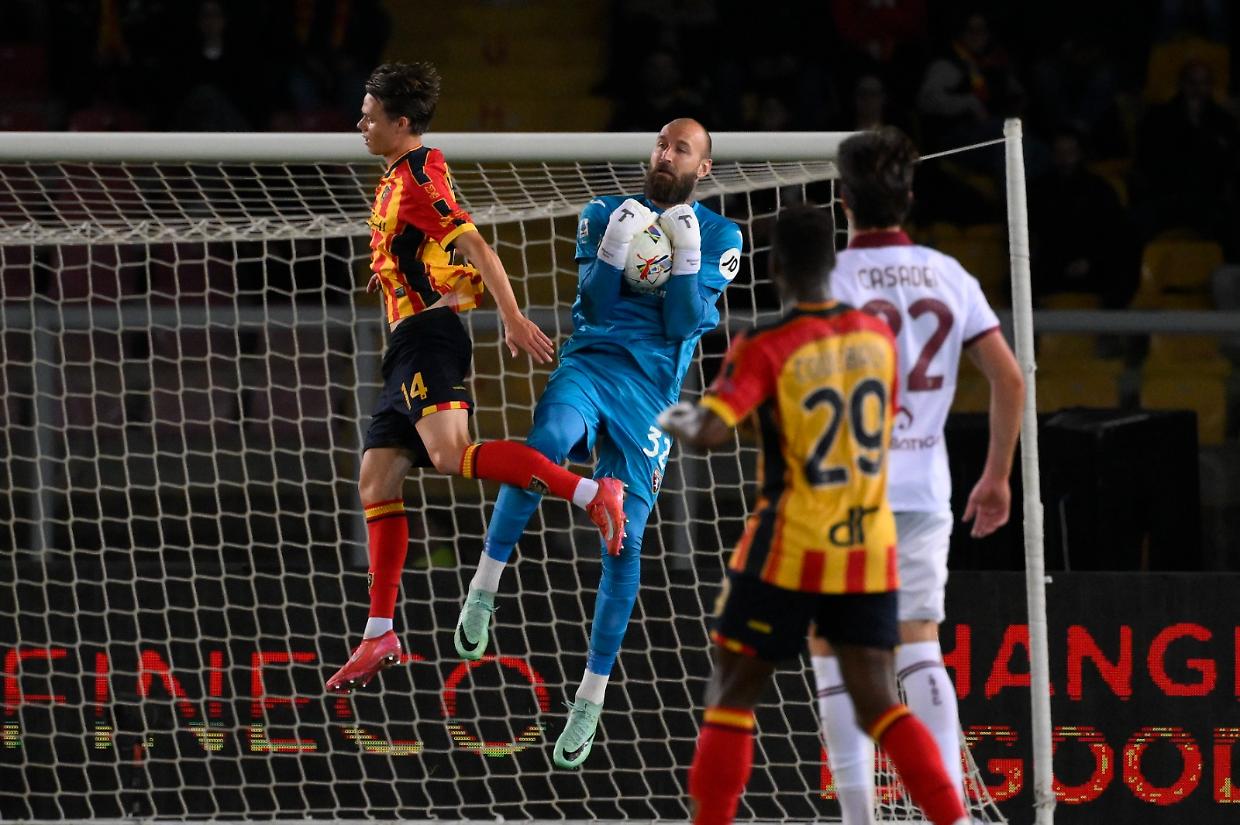 Il portiere del Torino, Vanja Milinkovic-Savic, durante l'ultima sfida contro il Lecce (foto LaPresse)