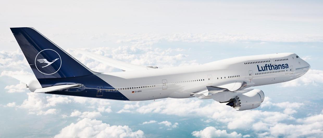 Volo Lufthansa senza guida a 10.000 metri: il copilota sviene mentre il comandante è in bagno
