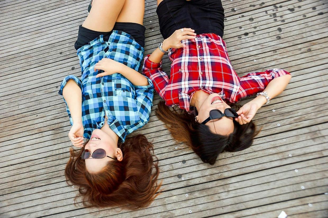 Camicia oversize: il capo passe-partout per look comodi, moderni e femminili