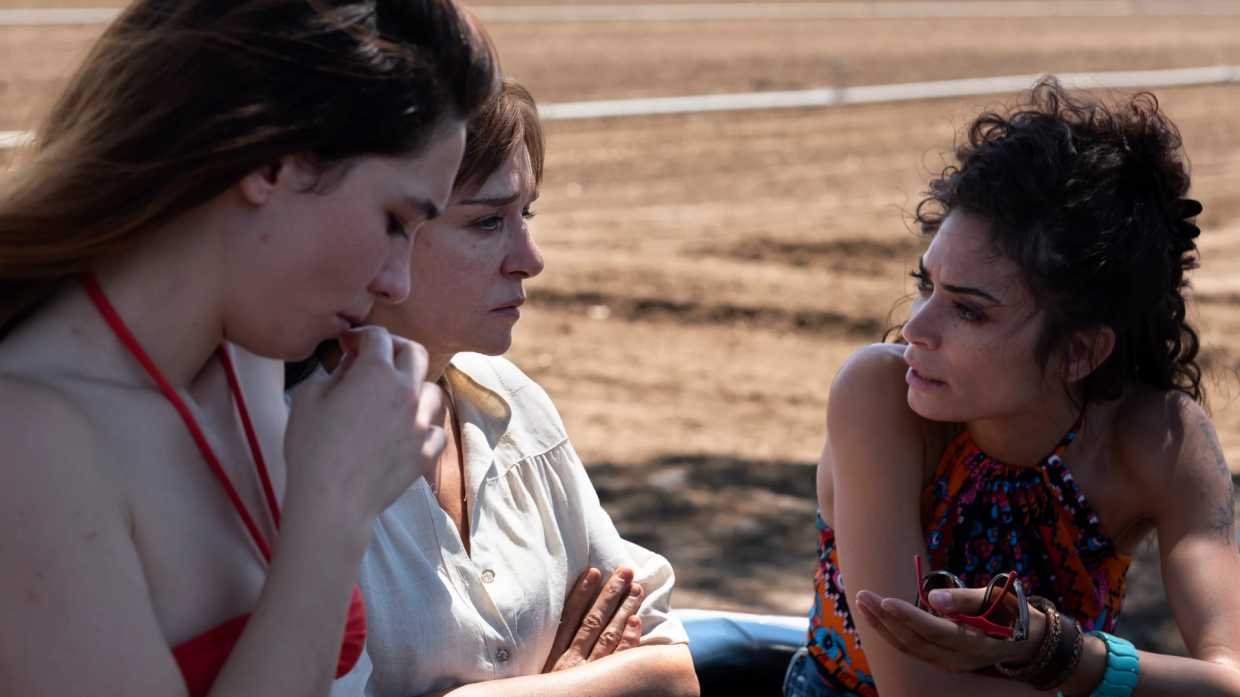 'Fuori' di Mario Martone debutta a Cannes con Matilde de Angelis e Elodie nella serata del 20 maggio 2025