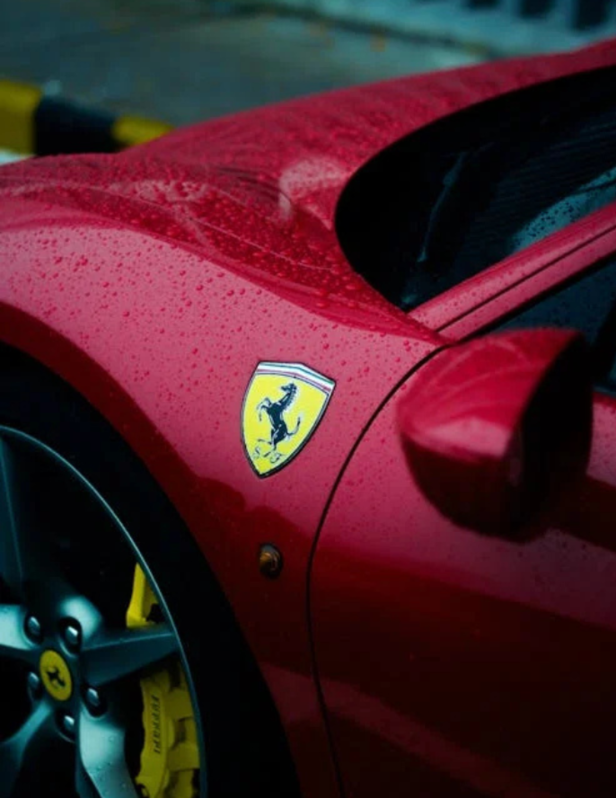 Ferrari chiude il trimestre in positivo, ma cade in Borsa: ecco perché