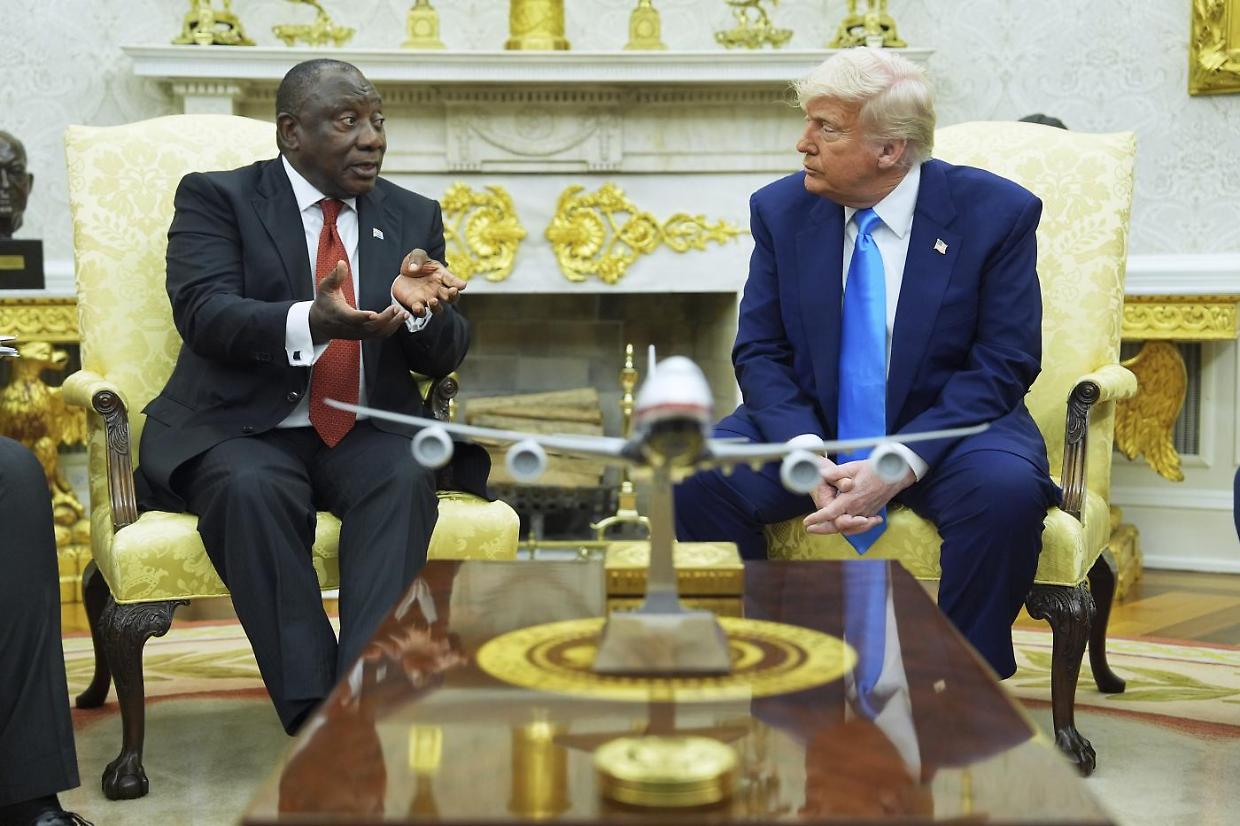 Trump accusa il Sudafrica di "genocidio dei bianchi": scontro alla Casa Bianca con Ramaphosa