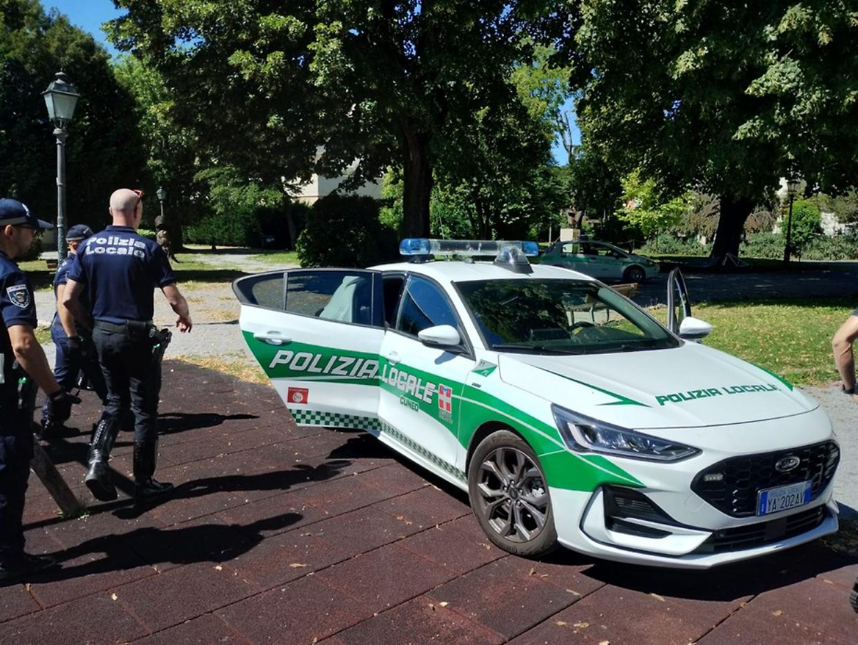 Tentato furto d'auto a Cuneo: cittadino algerino fermato dalla Polizia Locale