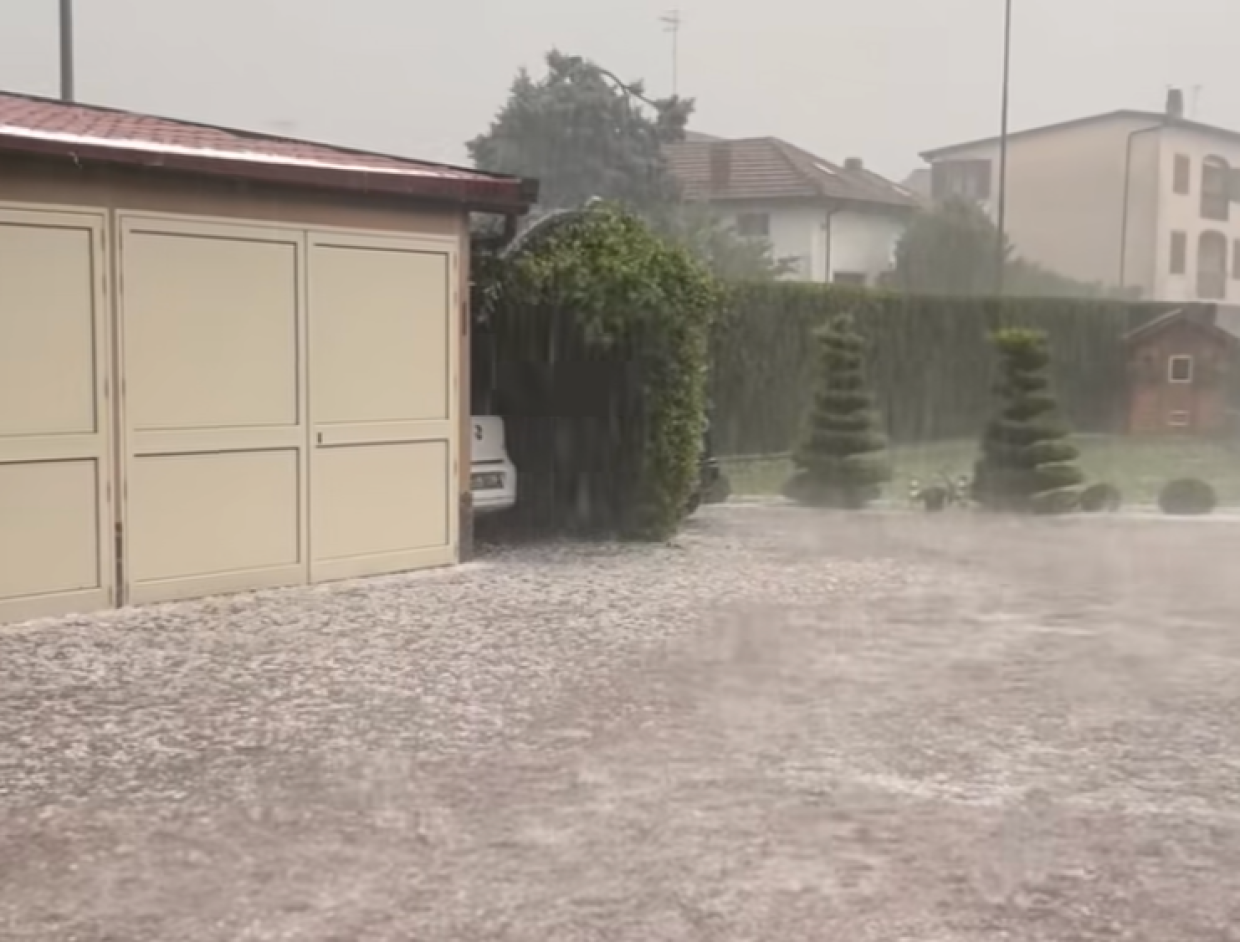 Grandine come noci devasta Strambino e l’Eporediese